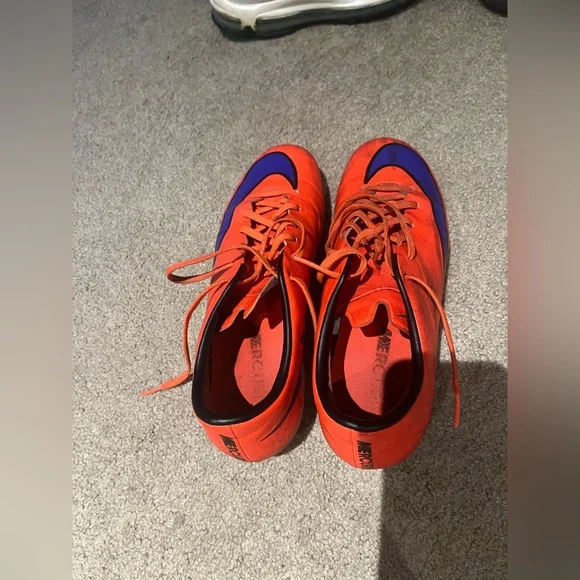 Size 8 Mercurial Nike Cleats - Picture 7 of 8